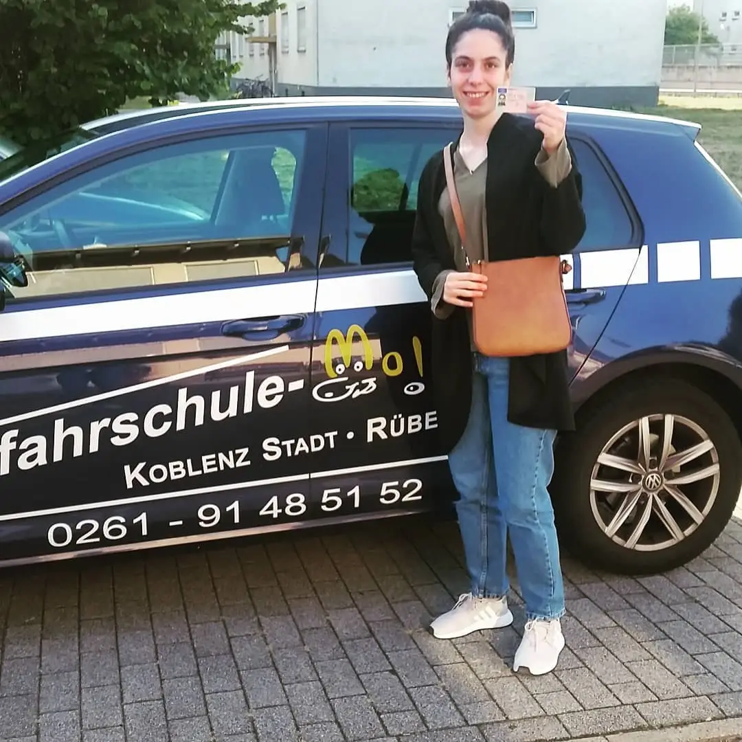 Hallo Seza. Obwohl du vor der Prüfung so nervös warst, bist du super gefahren. Du wurdest sogar gelobt vom Prüfer für deine gute Leistung. Das ganze Fahrschulteam Moller wünscht dir Allzeit gute Fahrt.